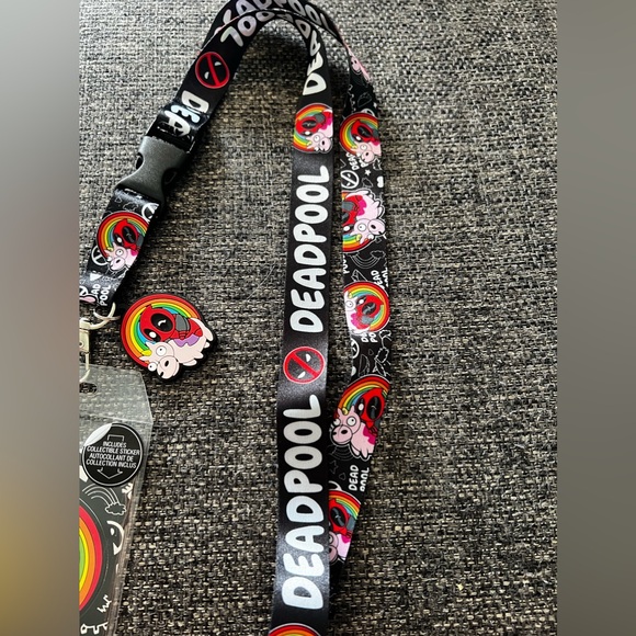 Marvel Deadpool Chibi Lanyard ID Holder With Rubber Charm Pendant And sticker - Picture 4 of 5
